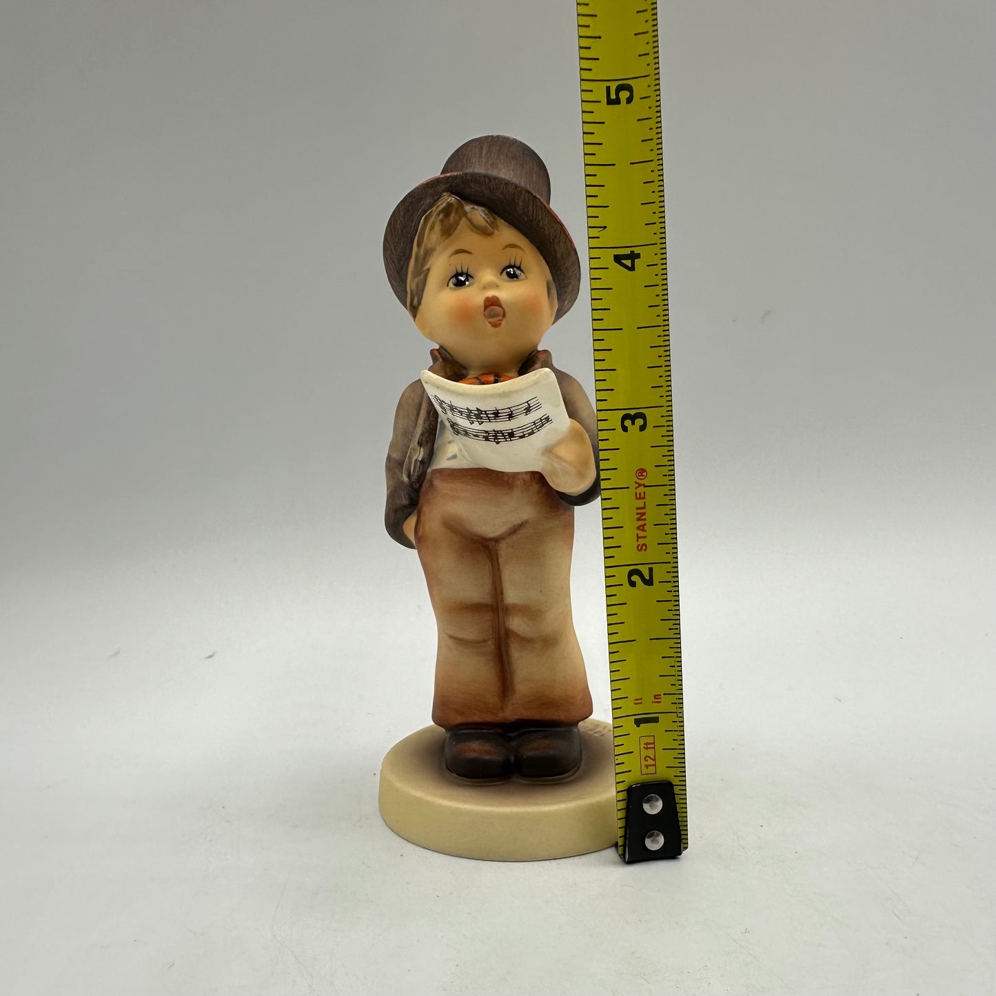 Goebel Hummel Figurine "Street Singer" 5" TMK-5