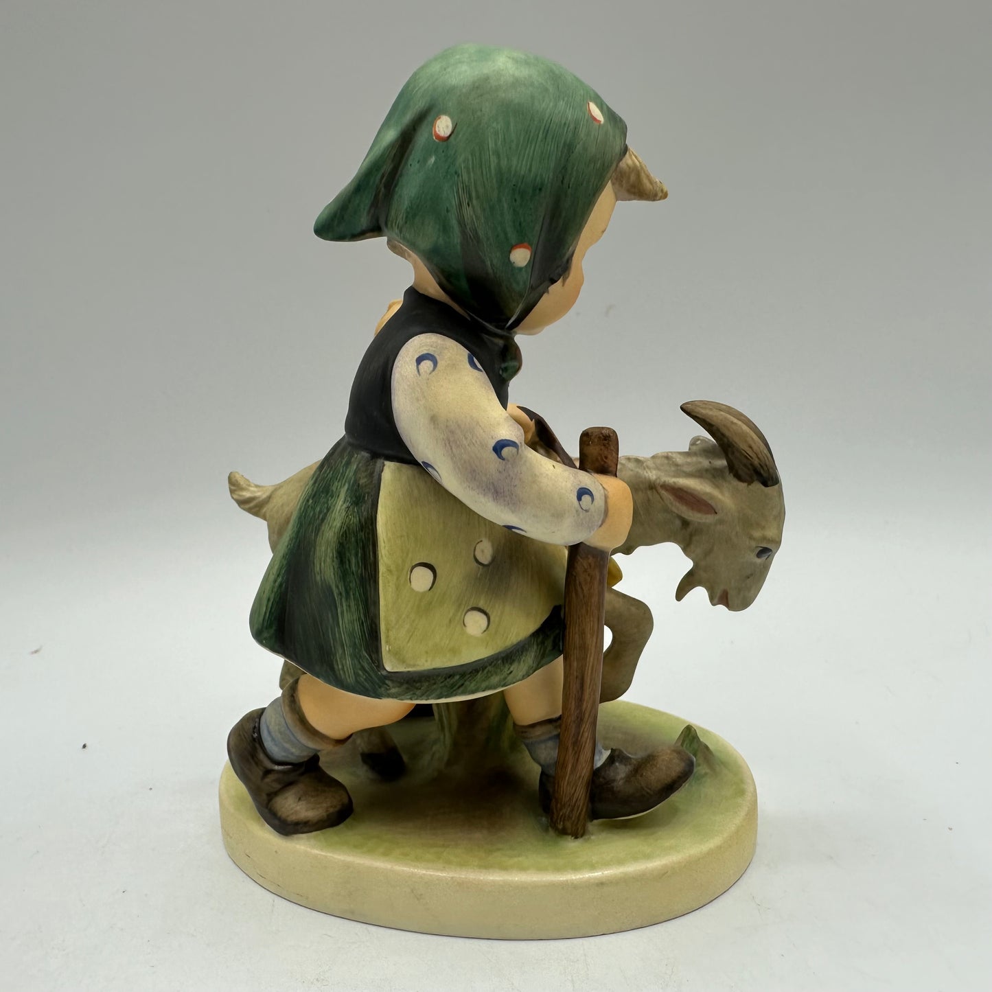 Goebel Hummel Figurine "Homeward Bound" TMK-5