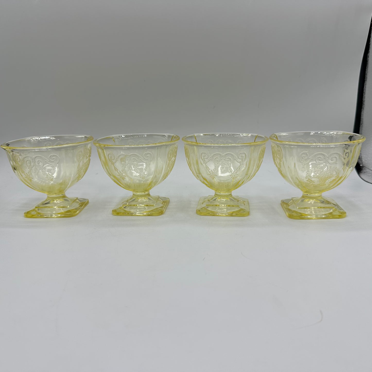 Indiana Glass Yellow Glass Champagne/Sherbet Glass, Lorain Pattern, Set of 4