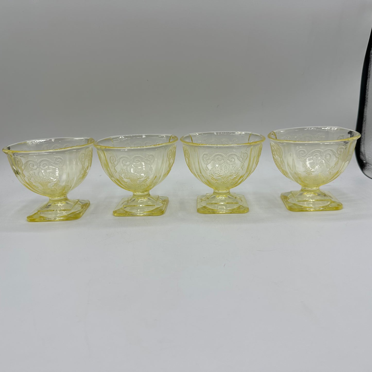 Indiana Glass Yellow Glass Champagne/Sherbet Glass, Lorain Pattern, Set of 4