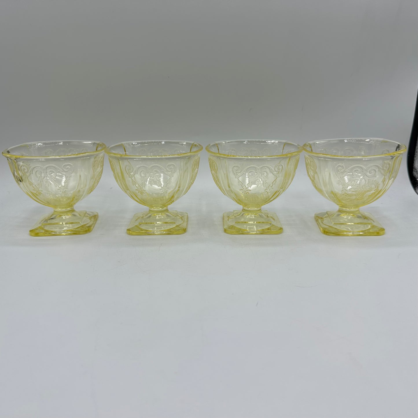 Indiana Glass Yellow Glass Champagne/Sherbet Glass, Lorain Pattern, Set of 4