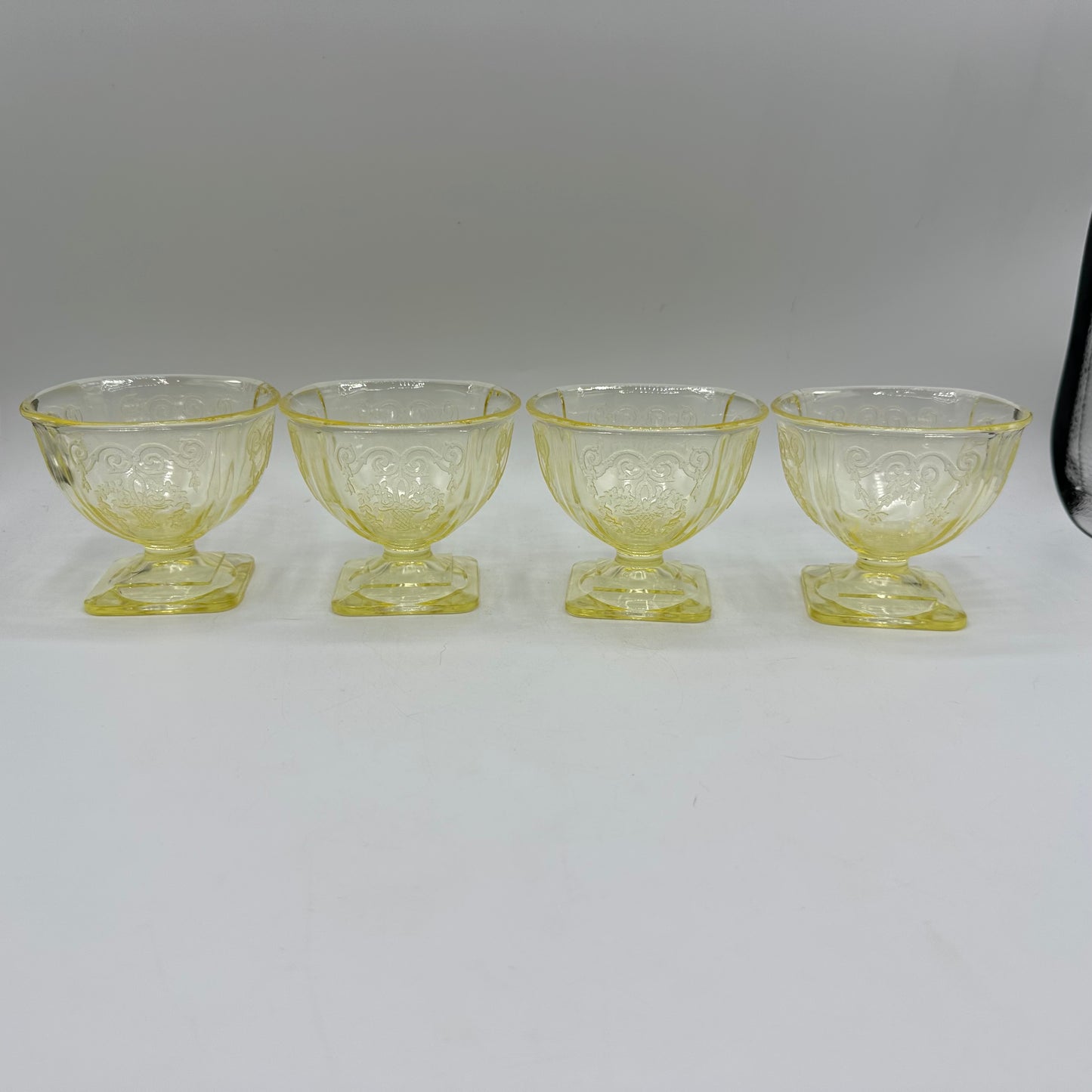Indiana Glass Yellow Glass Champagne/Sherbet Glass, Lorain Pattern, Set of 4