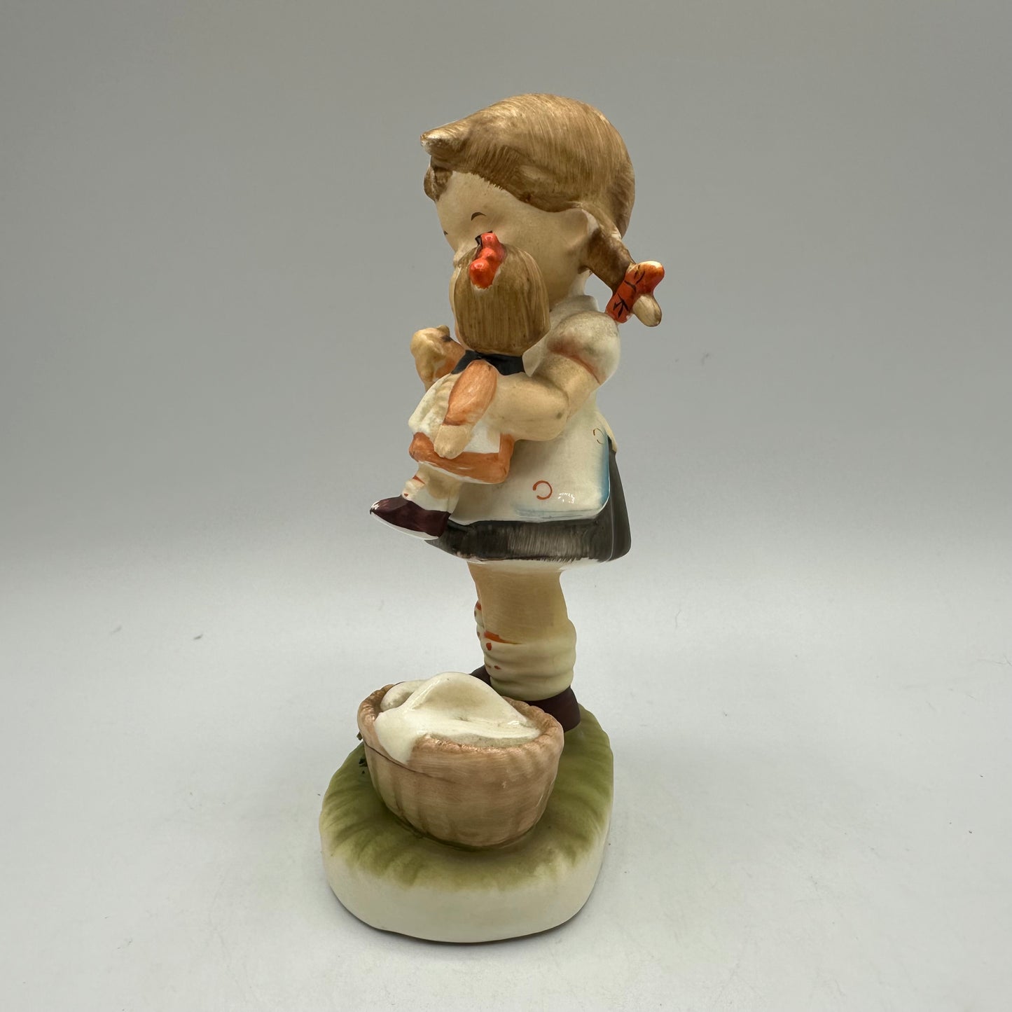 Erich Stauffer Figurine "Mothers Helper" 6"