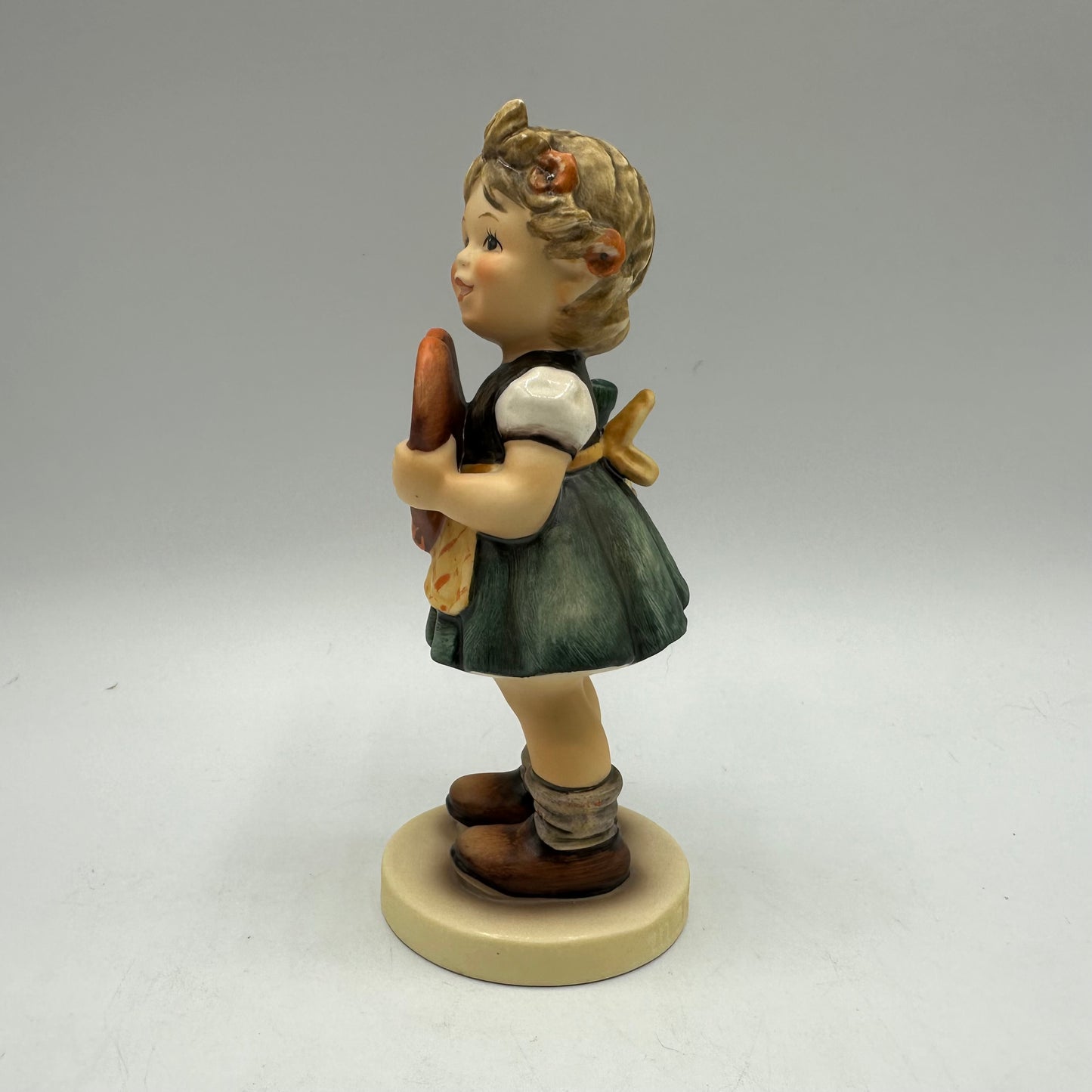 Goebel Hummel Figurine Collectors Club 1972 Valentine Gift