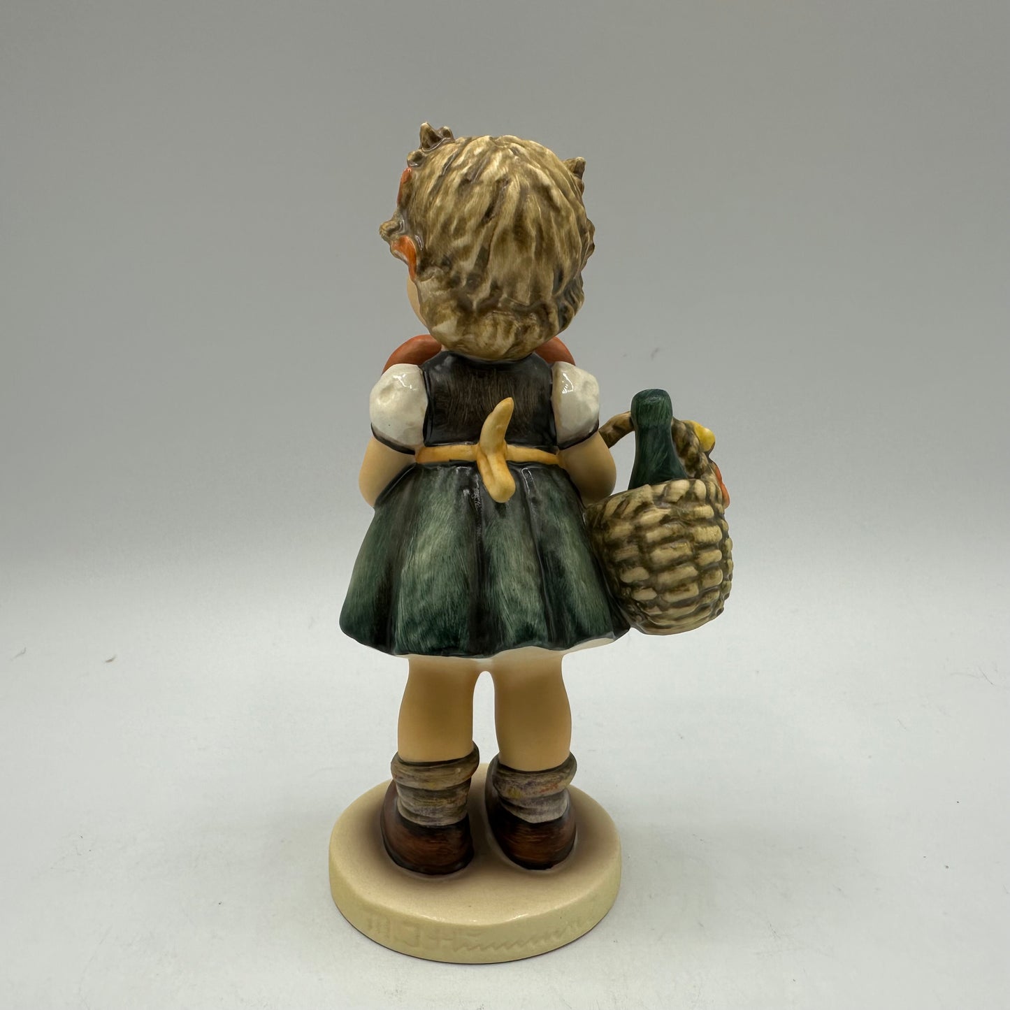 Goebel Hummel Figurine Collectors Club 1972 Valentine Gift