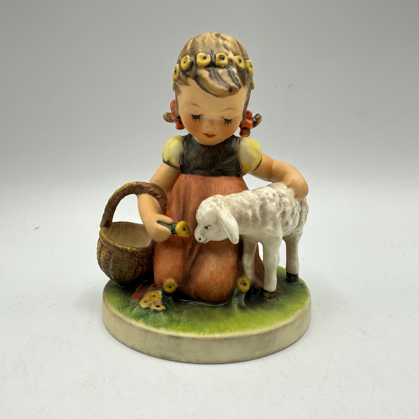 Goebel Hummel Figurine "Favorite Pet" TMK-5