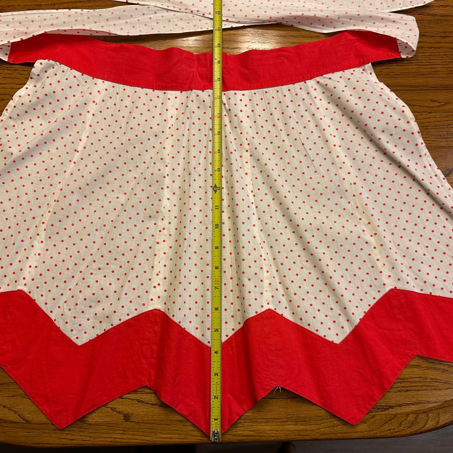 Aprons, Various Textiles, Lot of 4
