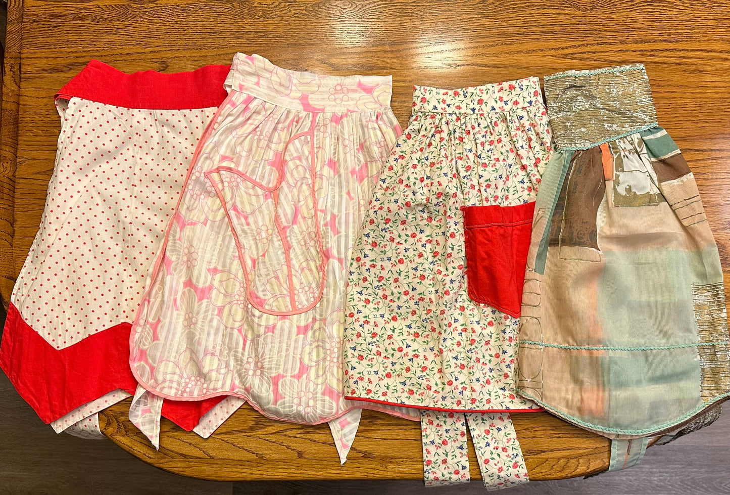 Aprons, Various Textiles, Lot of 4