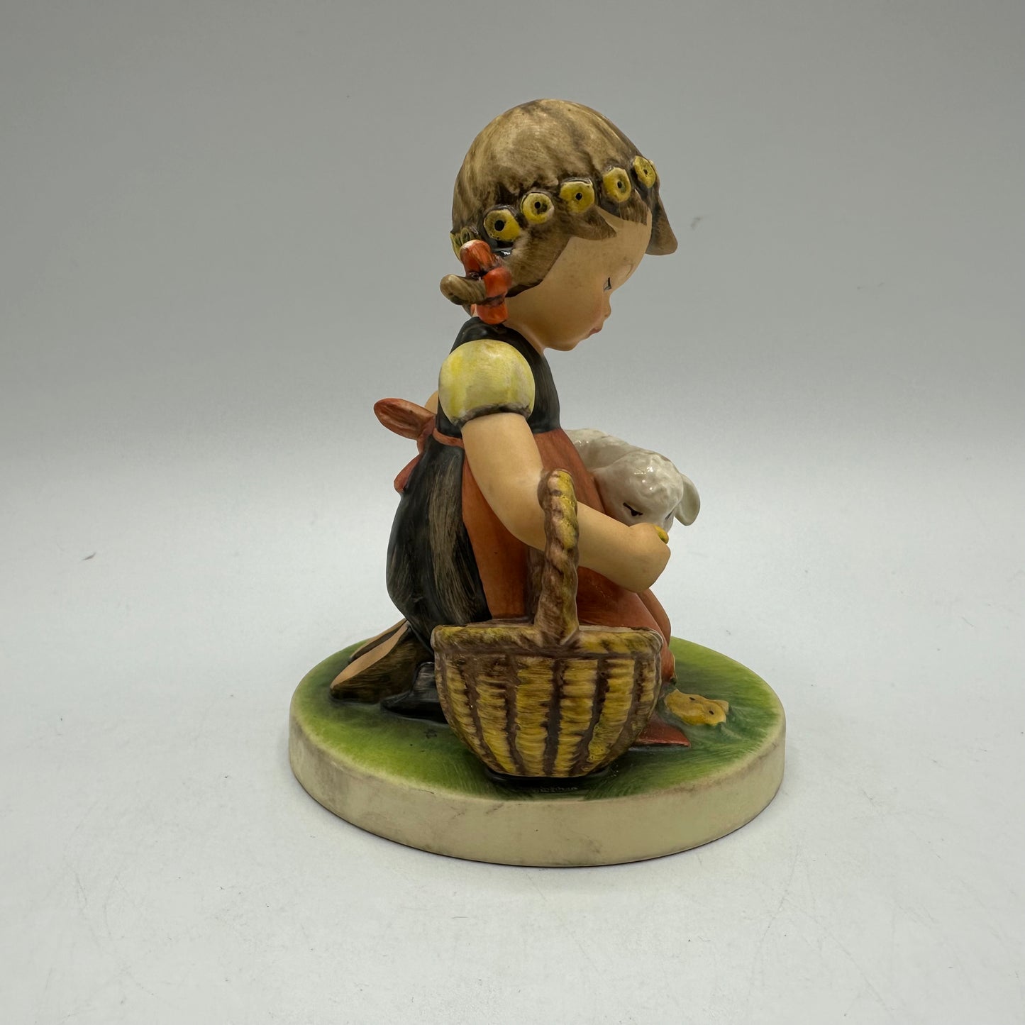 Goebel Hummel Figurine "Favorite Pet" TMK-5