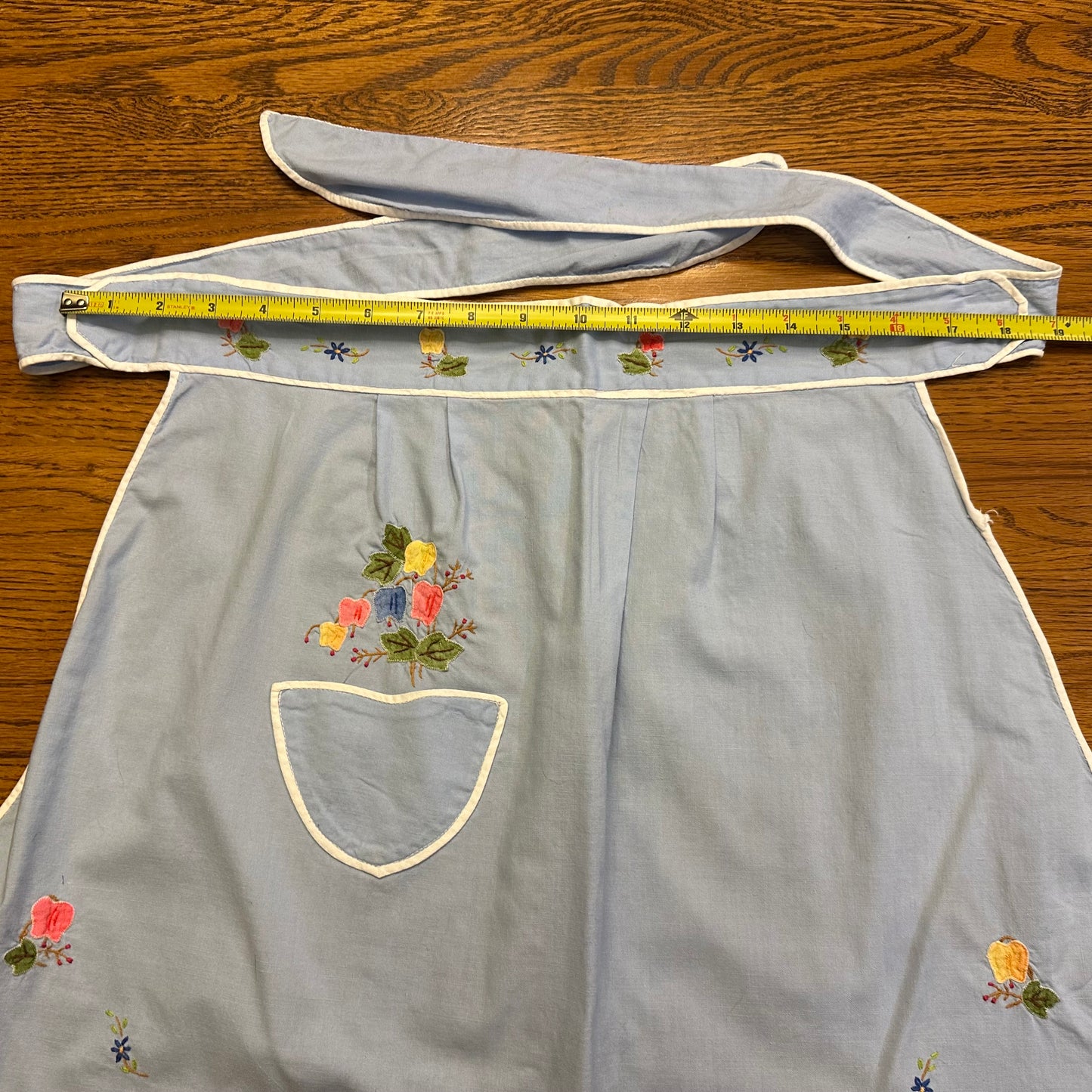 Aprons, Various Textiles, Lot of 4
