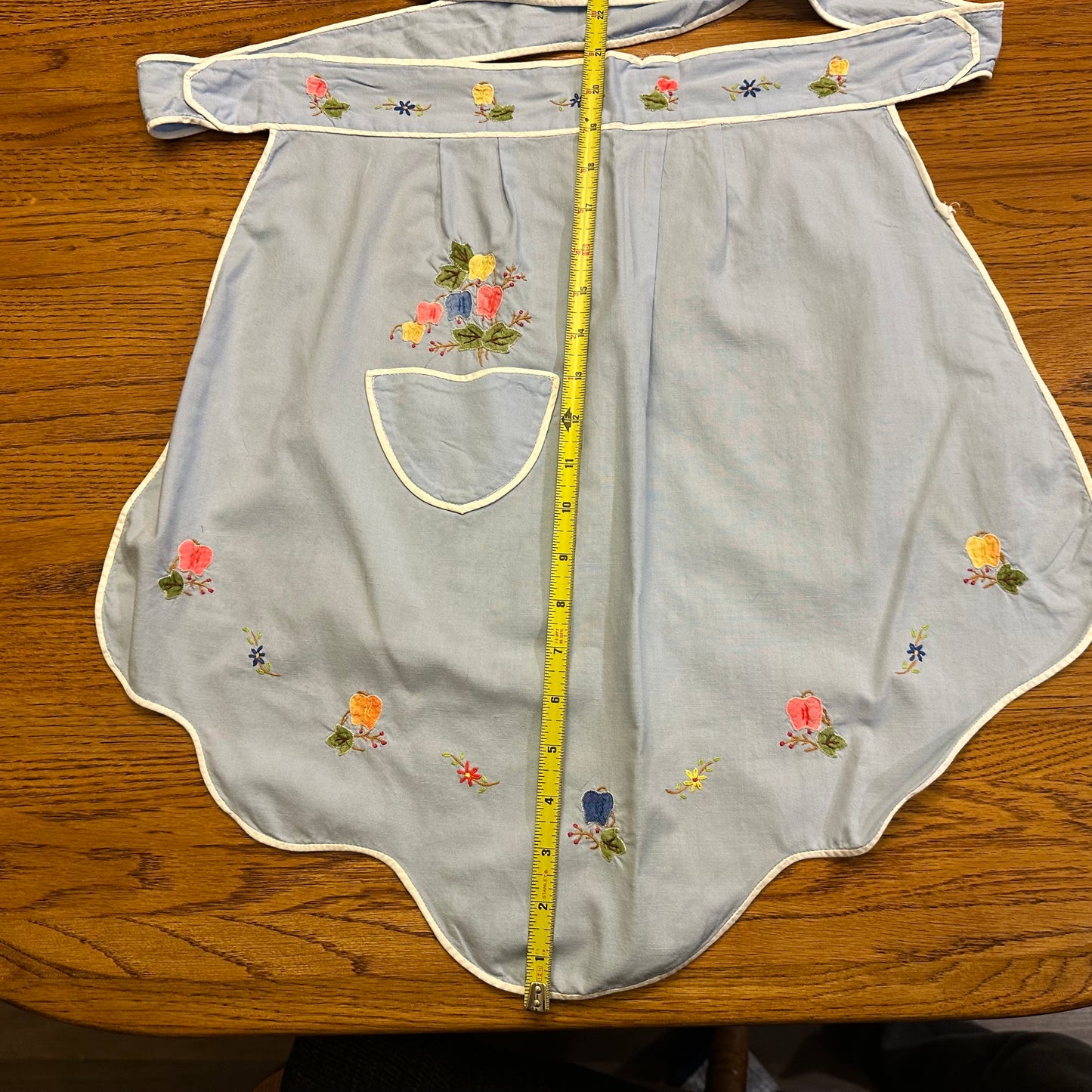Aprons, Various Textiles, Lot of 4