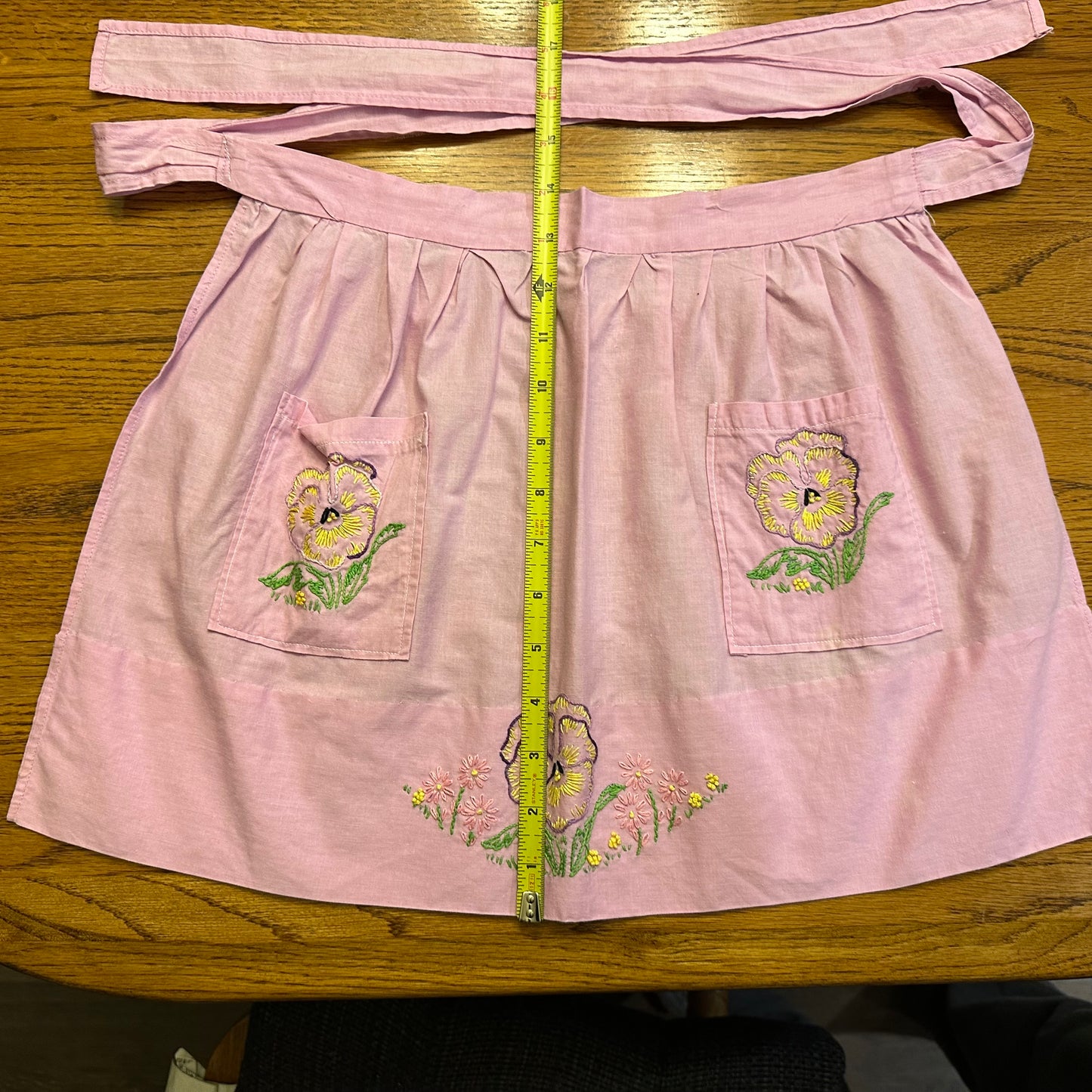 Aprons, Various Textiles, Lot of 4