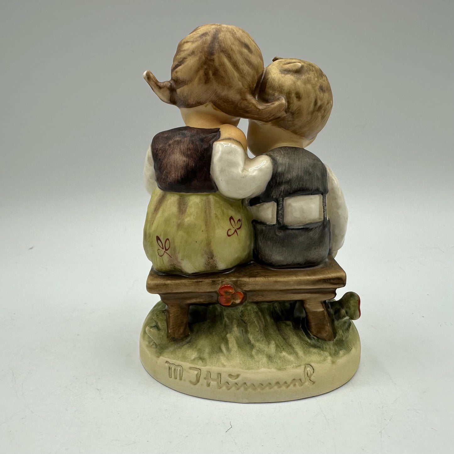 Goebel Hummel Figurine "Smart Little Sister" TMK-4