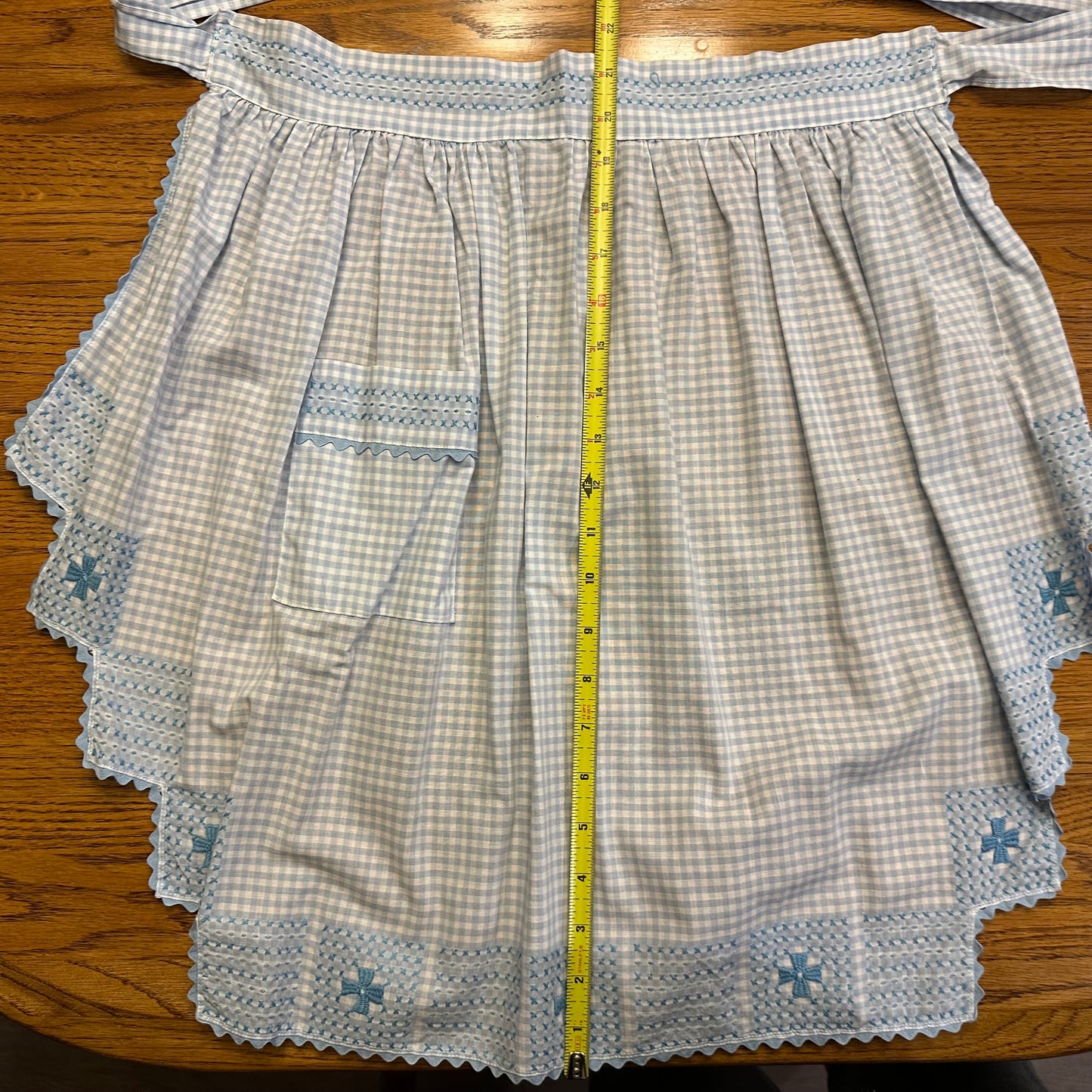 Aprons, Various Textiles, Lot of 4