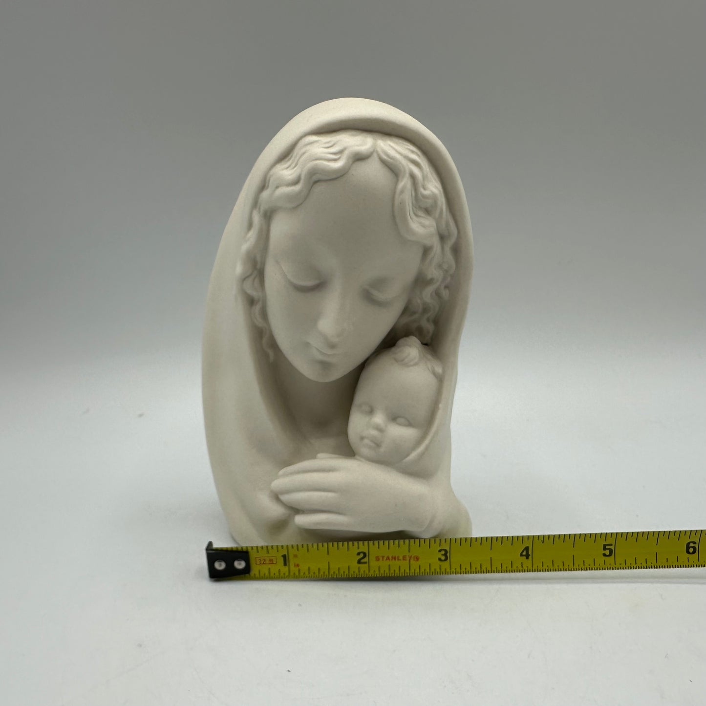 Goebel Hummel Figurine Virgin Mary with Jesus Bust White Porcelain TMK-3