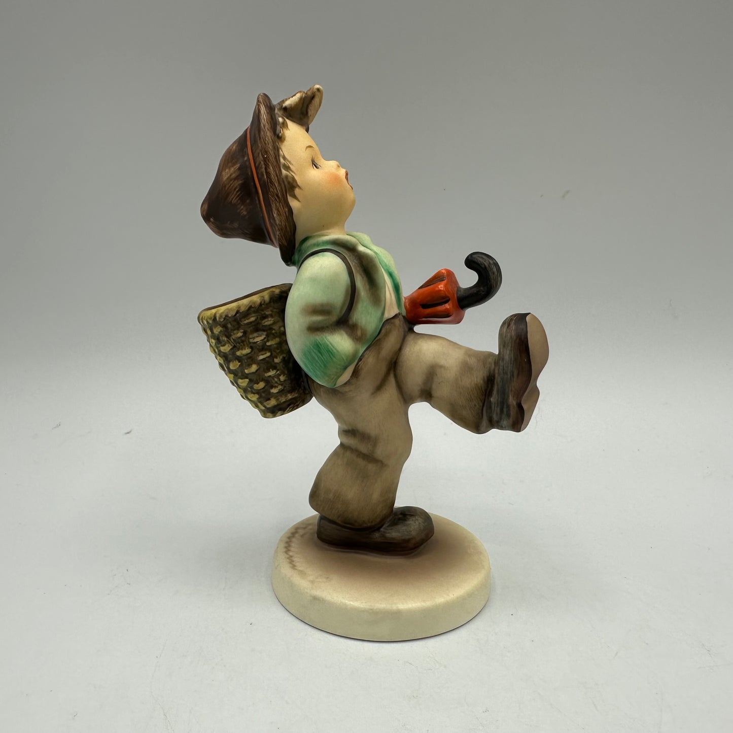 Goebel Hummel Figurine "Happy Traveler" 5" TMK-7 Final Issue