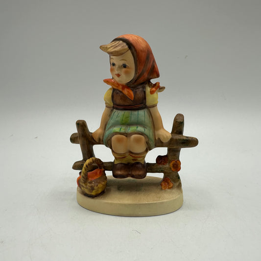 Goebel Hummel Figurine "Just Resting" TMK-4