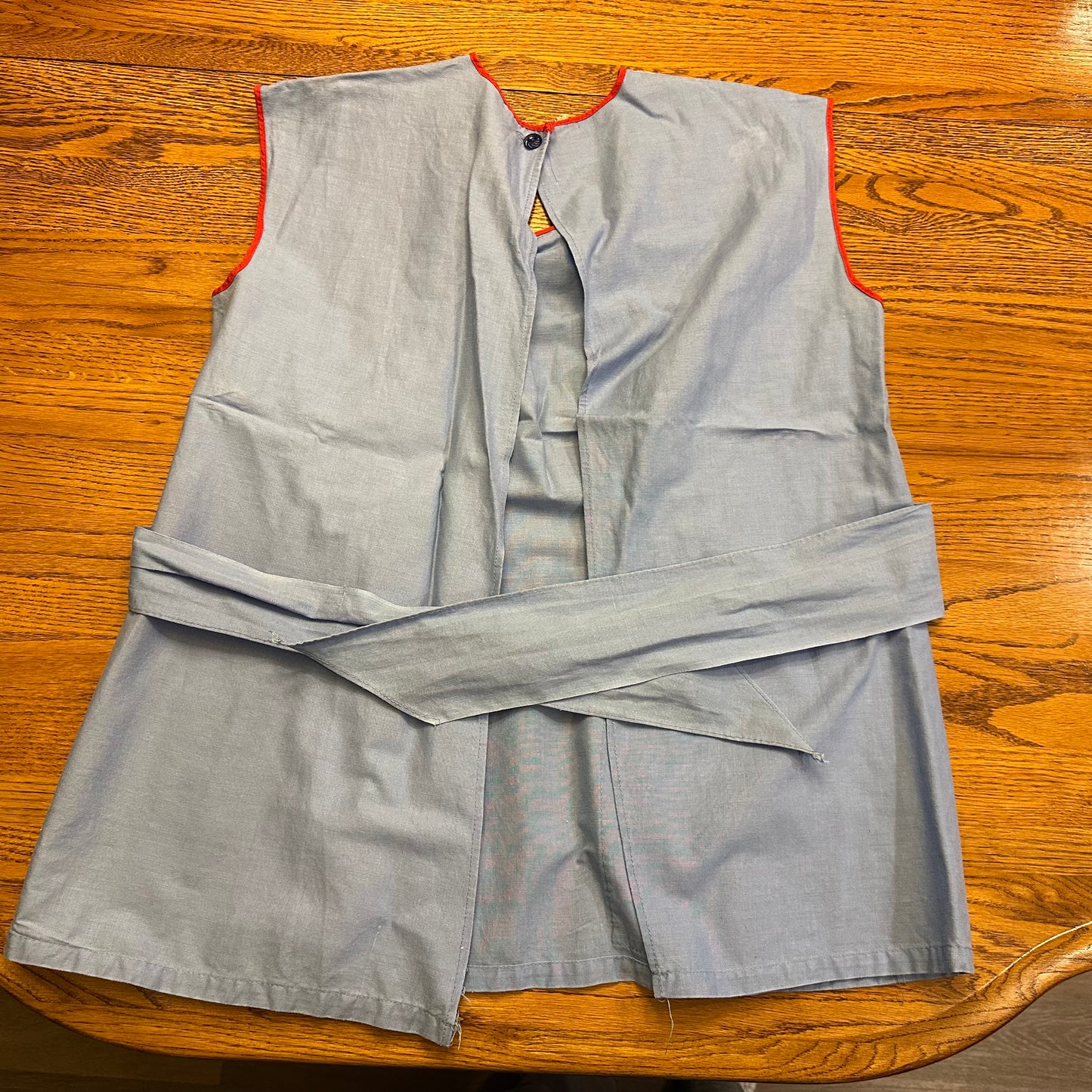 Aprons, Various Textiles, Lot of 4