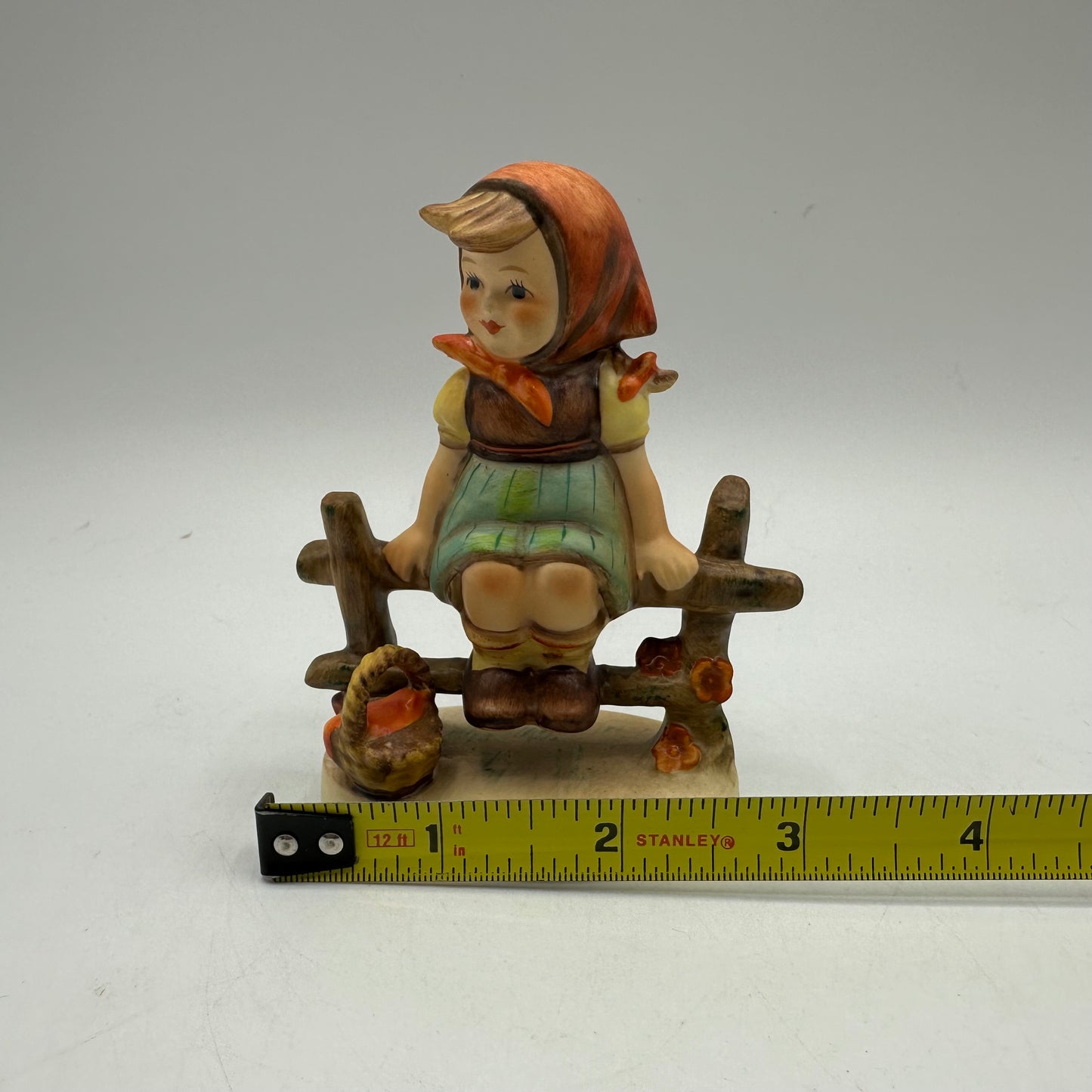 Goebel Hummel Figurine "Just Resting" TMK-4