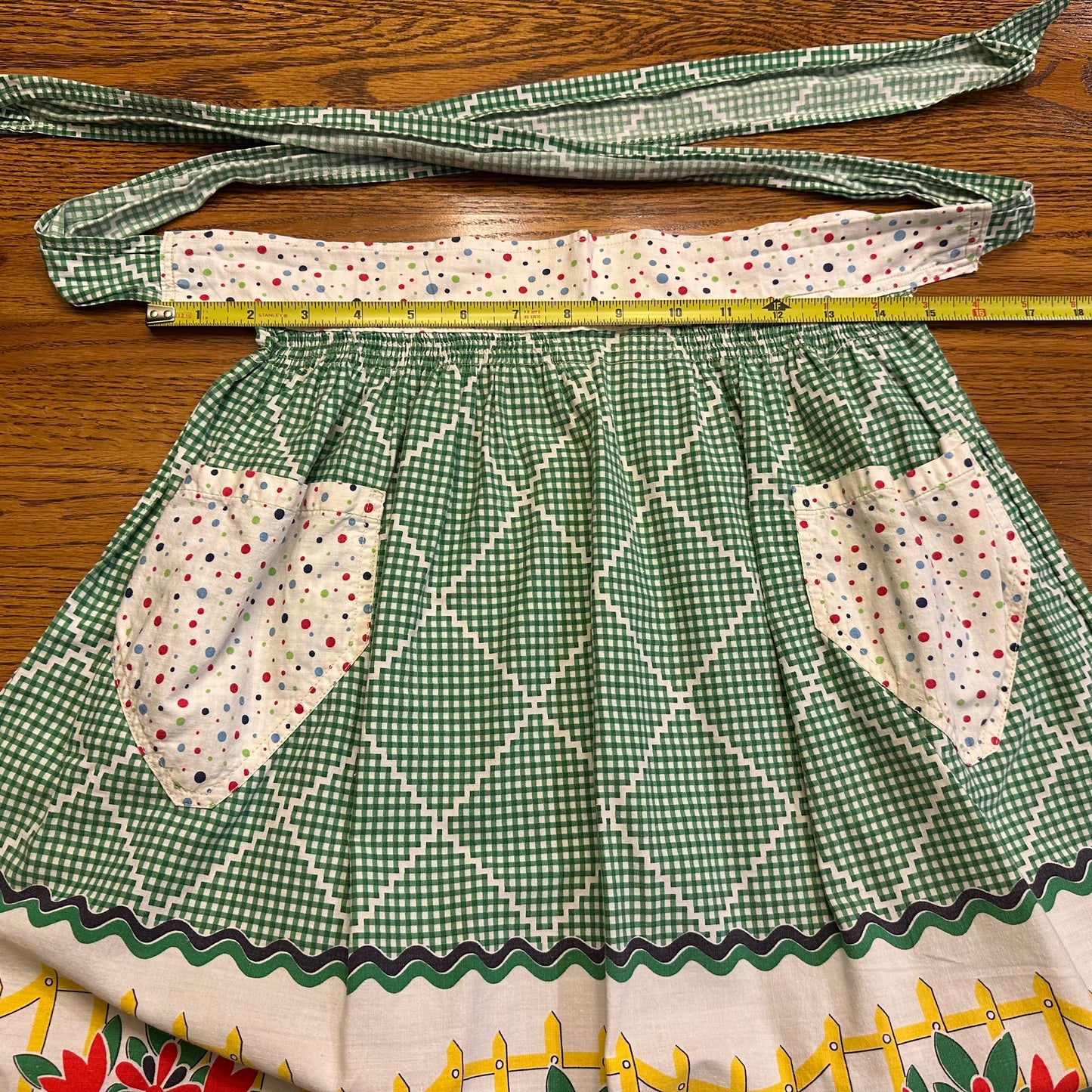 Aprons, Various Textiles, Lot of 4