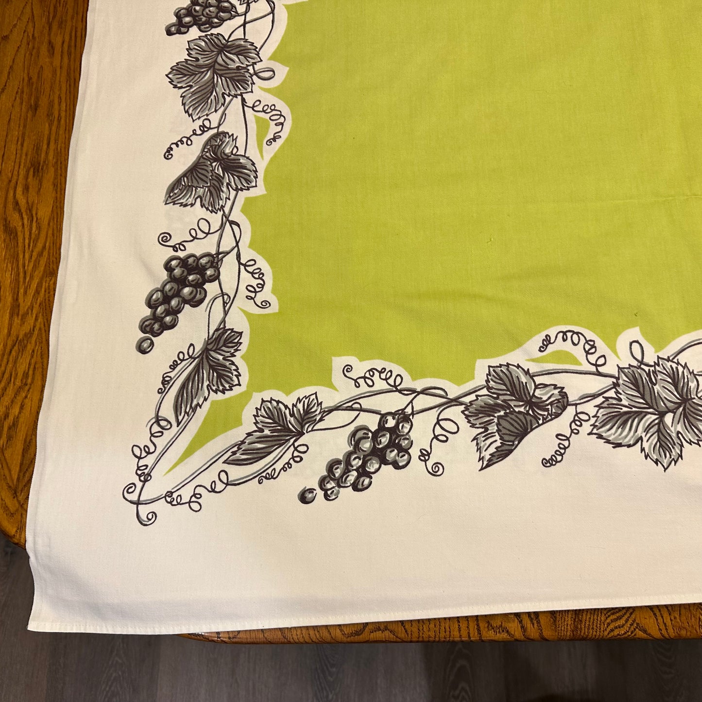 Grapevine Tablecloth, Green Center, 49 X 66