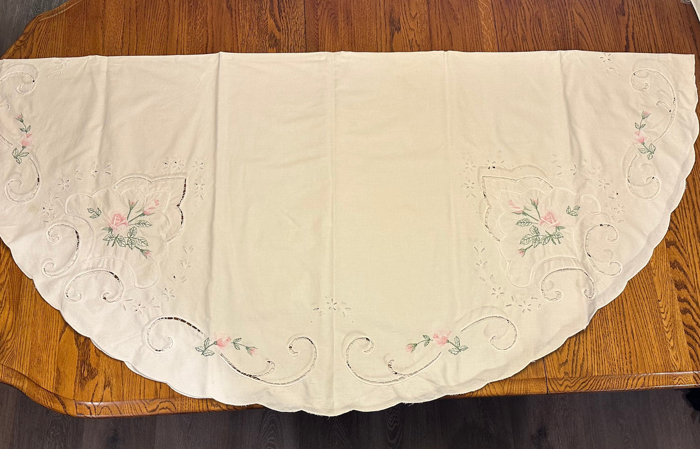 Pink Rose With Cutouts Tablecloth, 66" Diameter