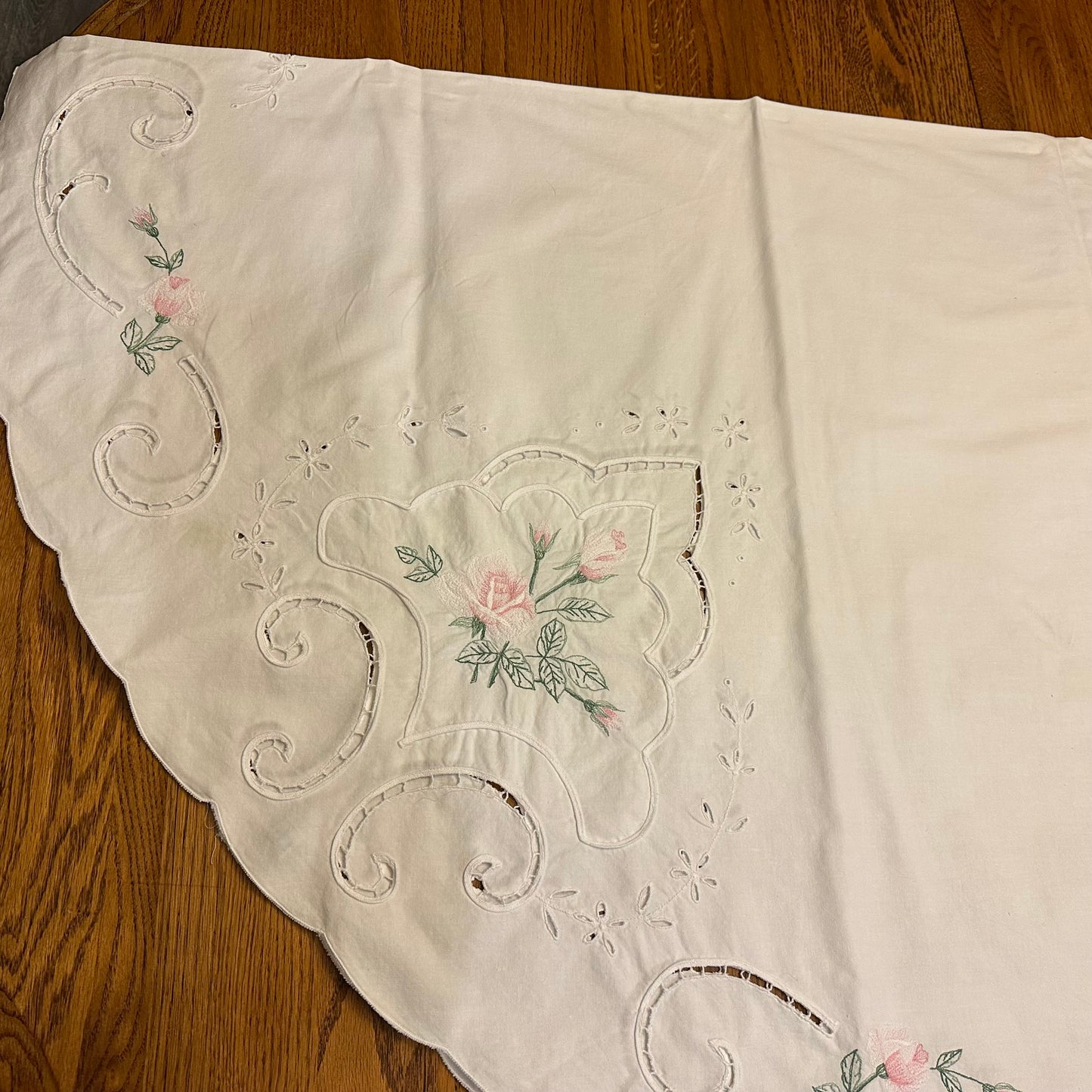 Pink Rose With Cutouts Tablecloth, 66" Diameter
