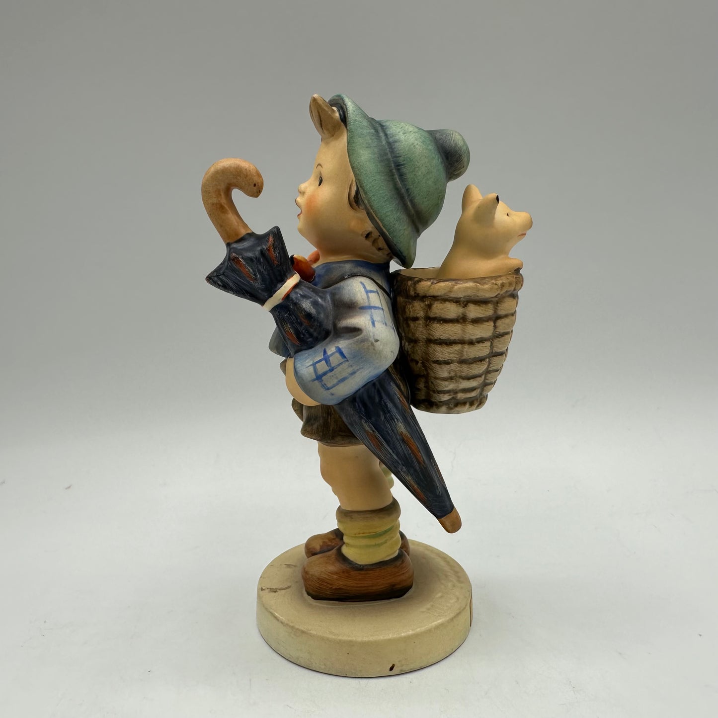 Goebel Hummel Figurine "Home From Market" TMK-3