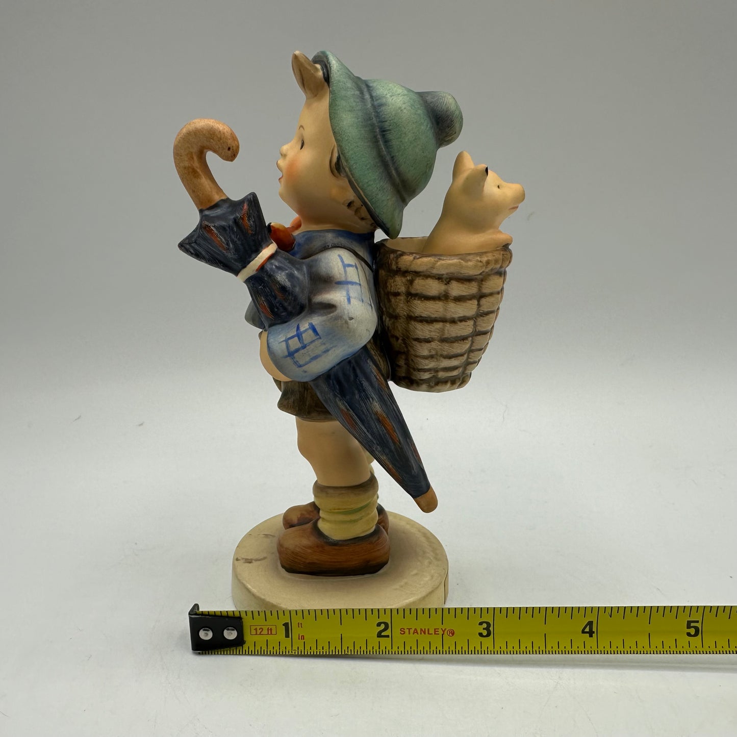 Goebel Hummel Figurine "Home From Market" TMK-3