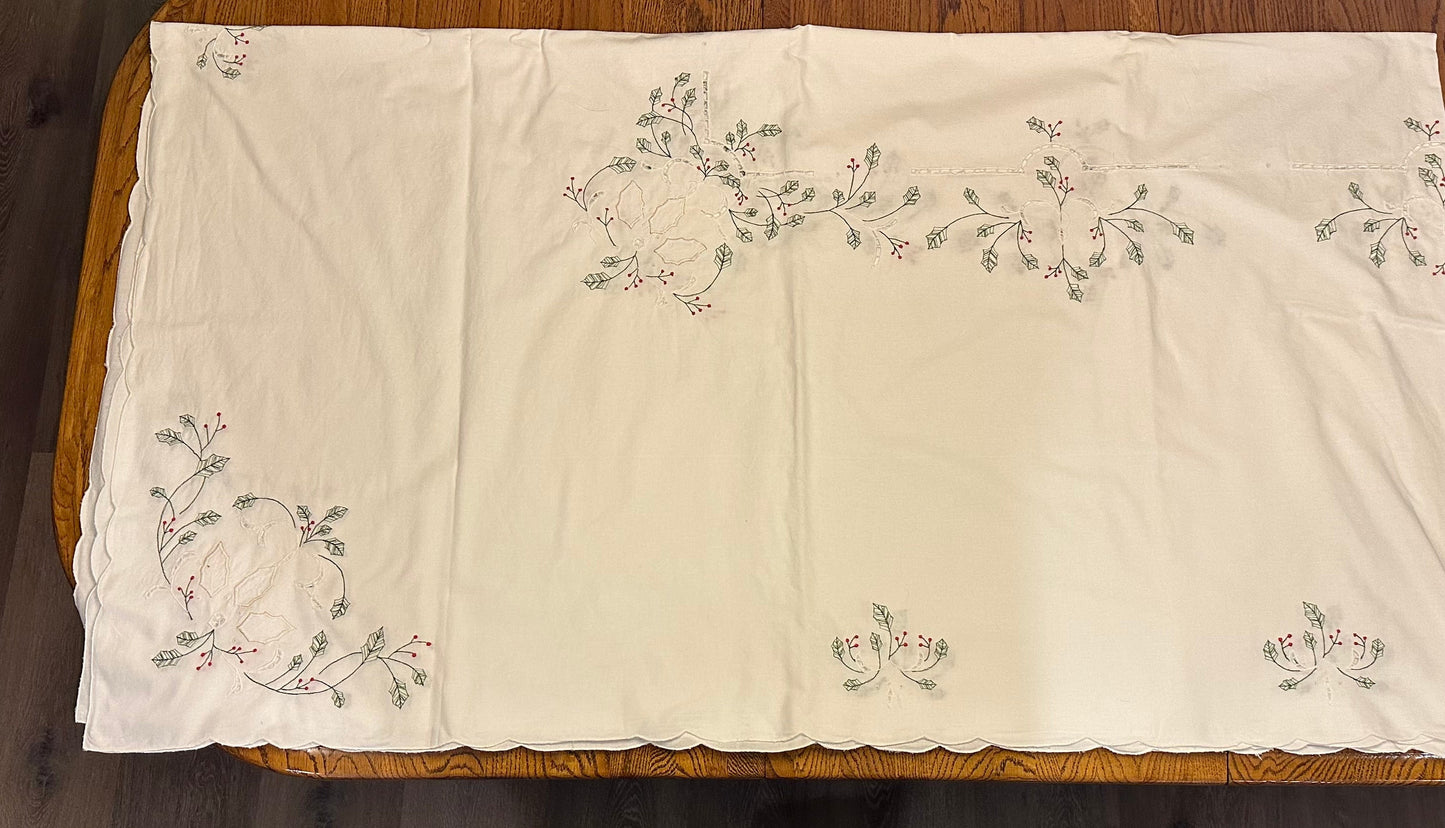 Holly and Berries Embroidered Tablecloth With 11 Napkins, 64 X 114
