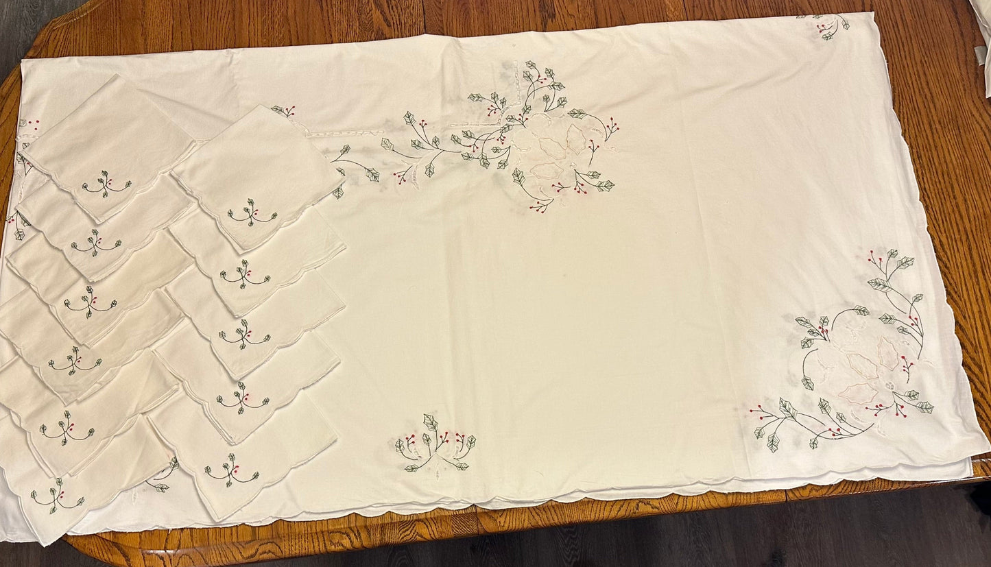 Holly and Berries Embroidered Tablecloth With 11 Napkins, 64 X 114