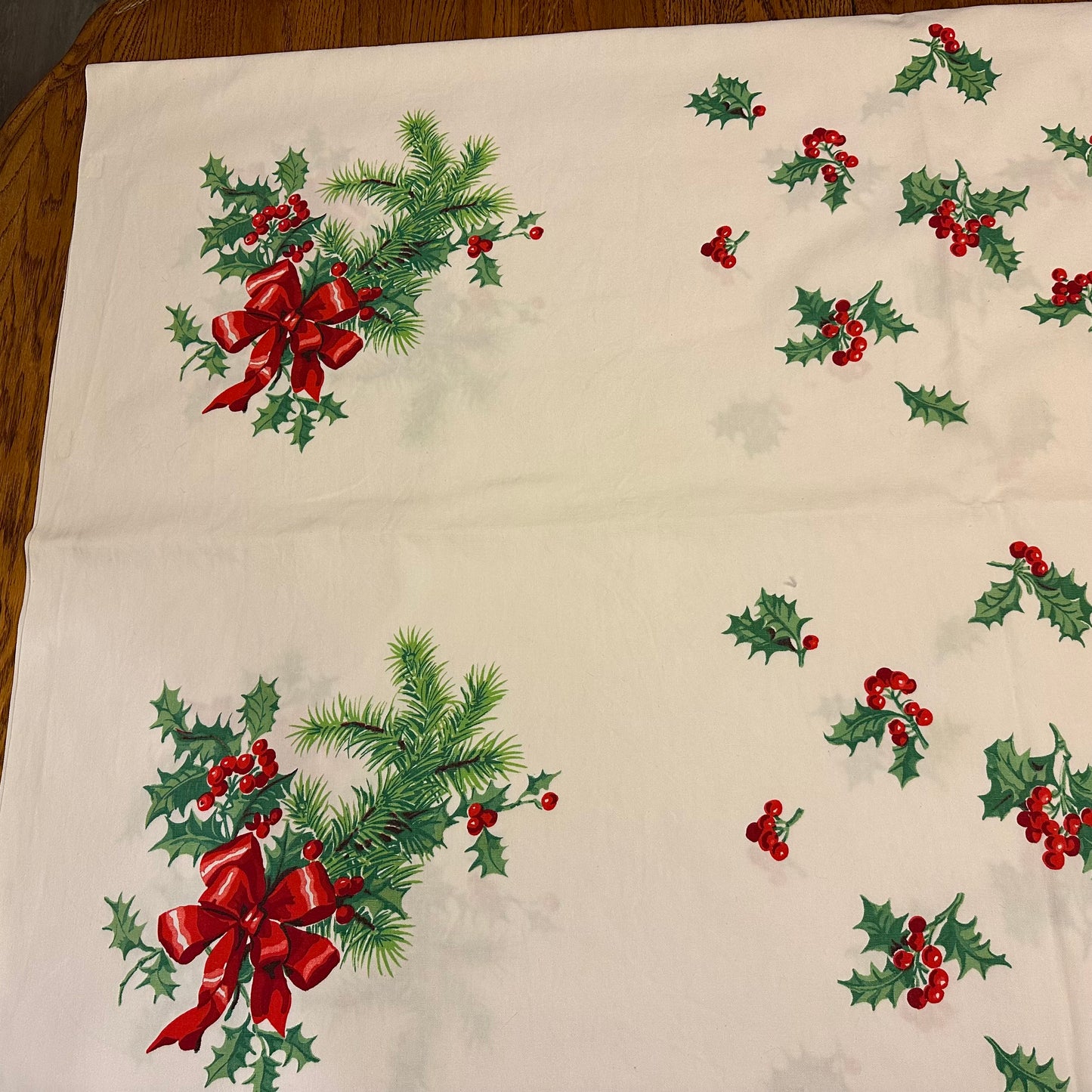 Holly and Berries Tablecloth, 54 X 68