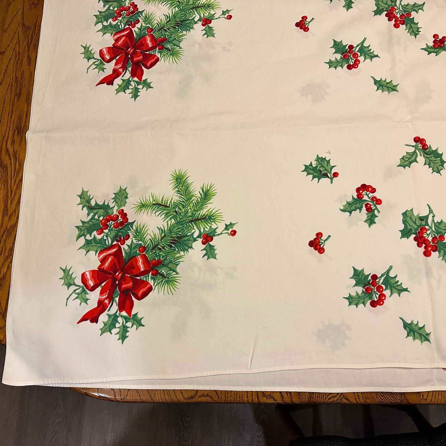 Holly and Berries Tablecloth, 54 X 68