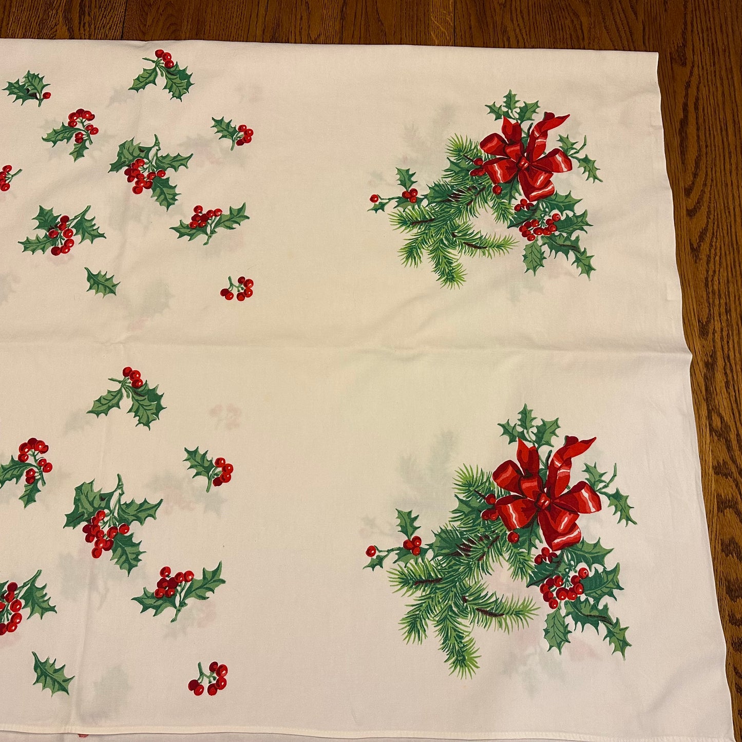 Holly and Berries Tablecloth, 54 X 68