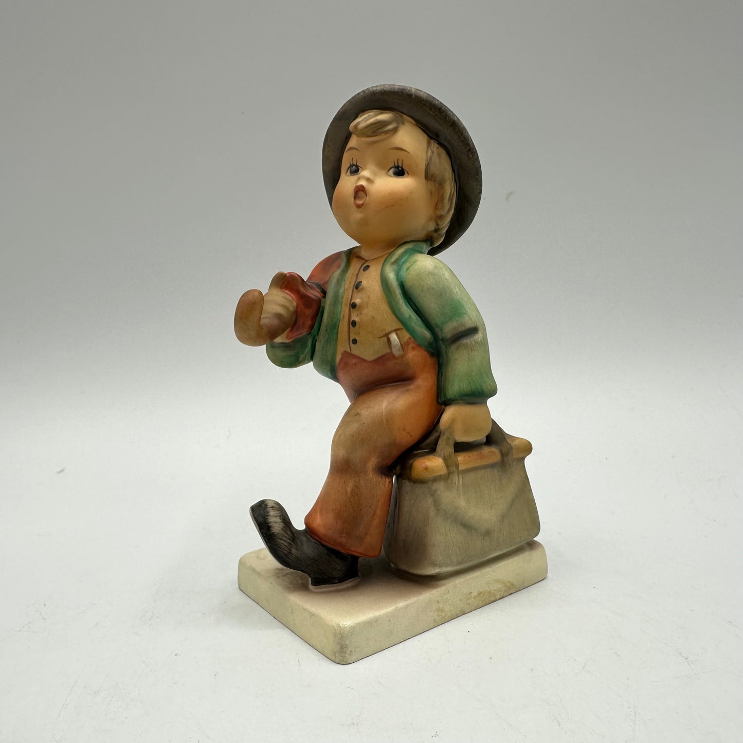 Goebel Hummel Figurine "Merry Wanderer" TMK-5