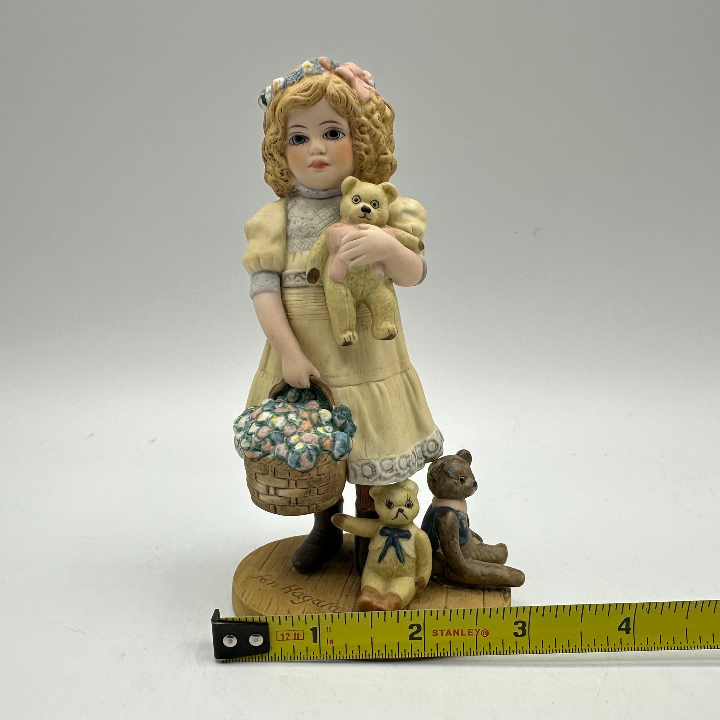 Jan Hagara Figurine "Goldie" Limited Edition Numbered