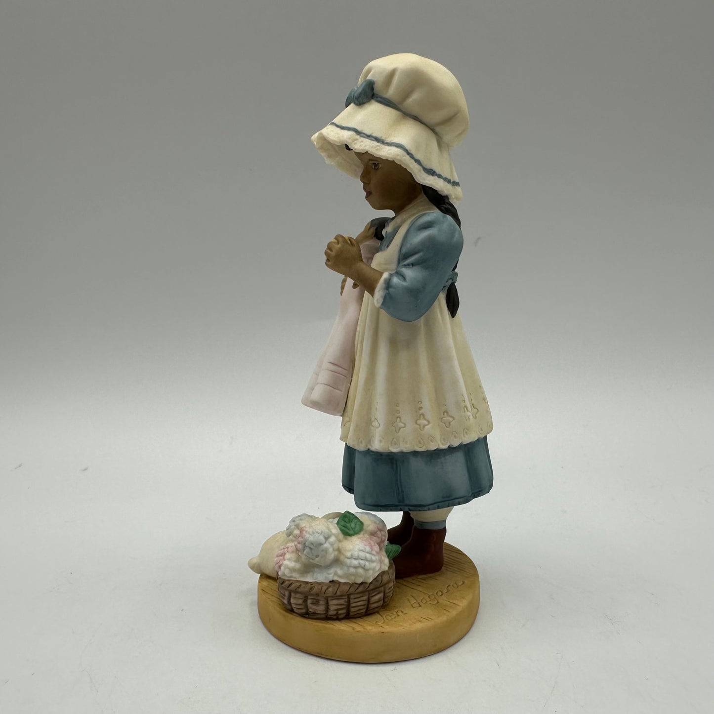 Jan Hagara Figurine "Blossom" #S20618