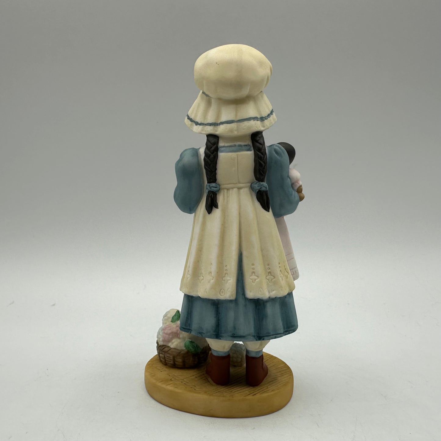 Jan Hagara Figurine "Blossom" #S20618