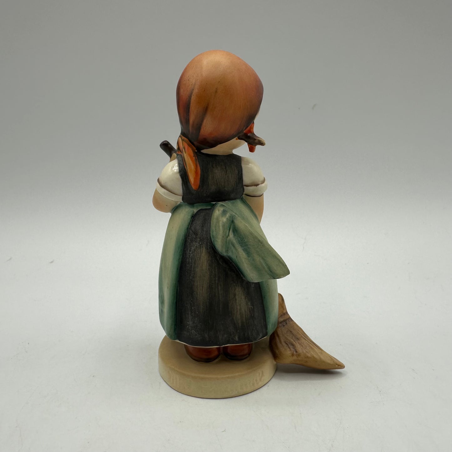 Goebel Hummel Figurine "Little Sweeper" TMK-2 Full Bee