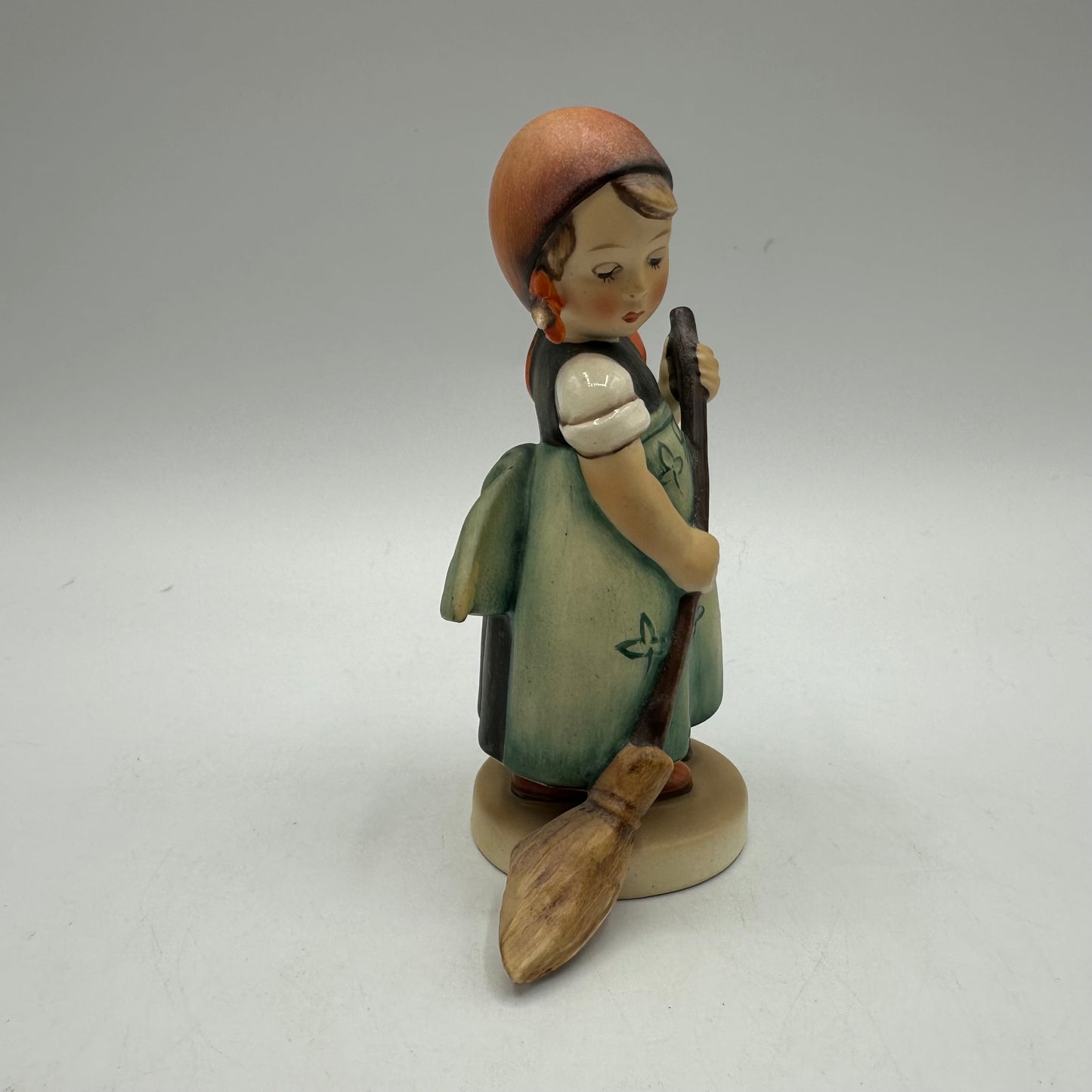 Goebel Hummel Figurine "Little Sweeper" TMK-2 Full Bee