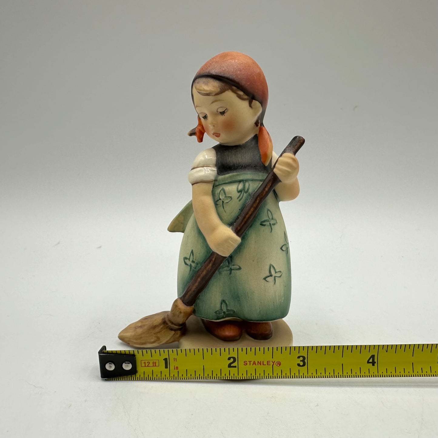 Goebel Hummel Figurine "Little Sweeper" TMK-2 Full Bee