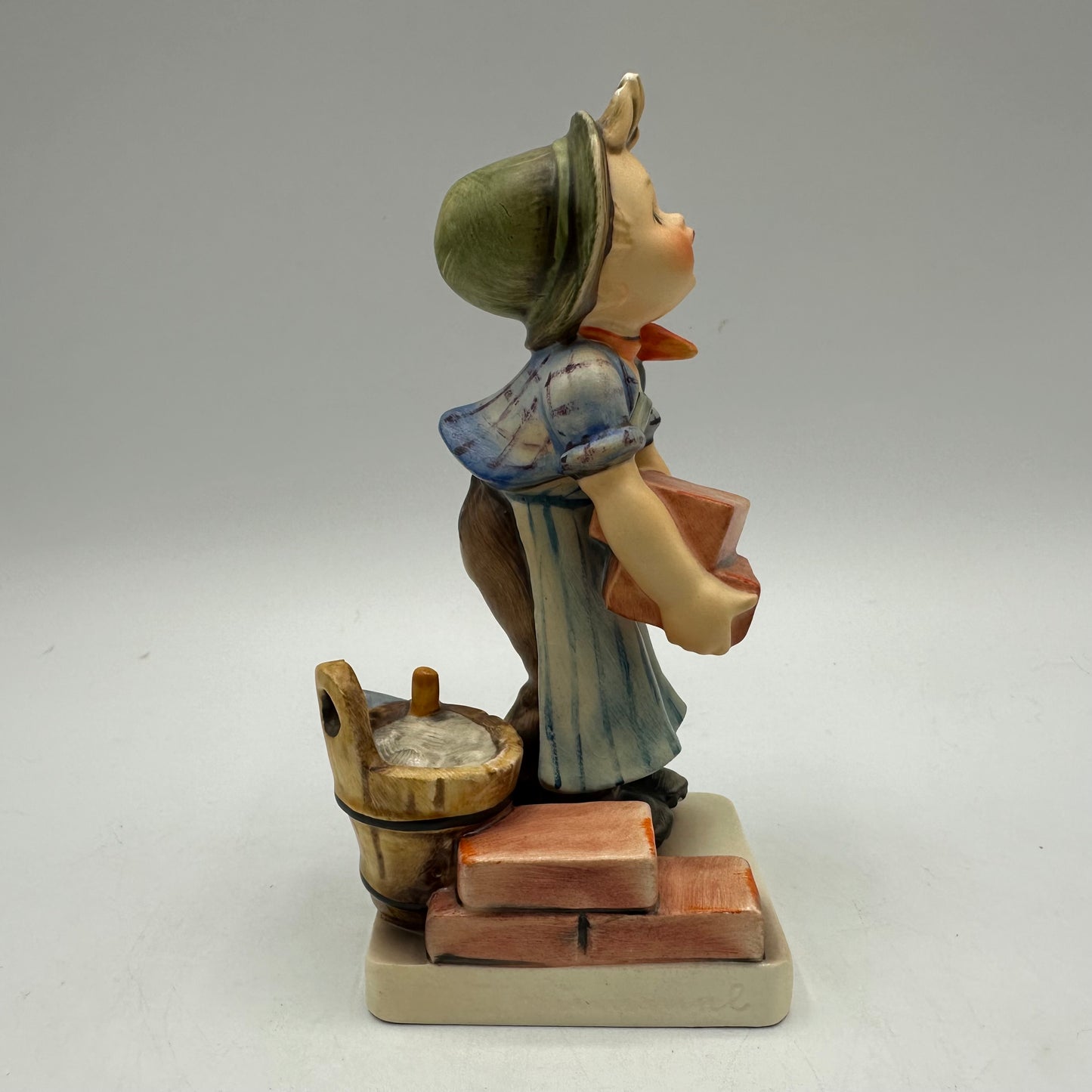 Goebel Hummel Figurine "The Builder" TMK-4