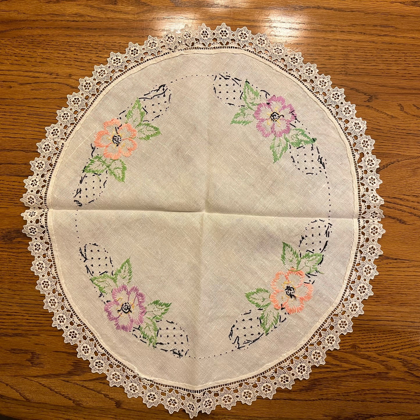 Floral Embroidered Runner and Large Doily Set 37 x 12, d 18"