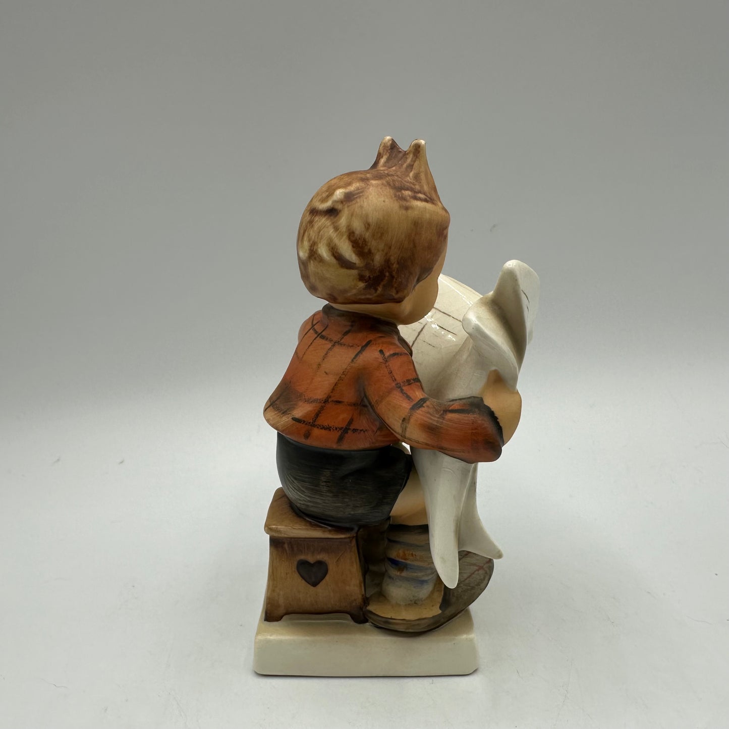 Goebel Hummel Figurine "Latest News" TMK-3 Rare Open Eyes Square Base