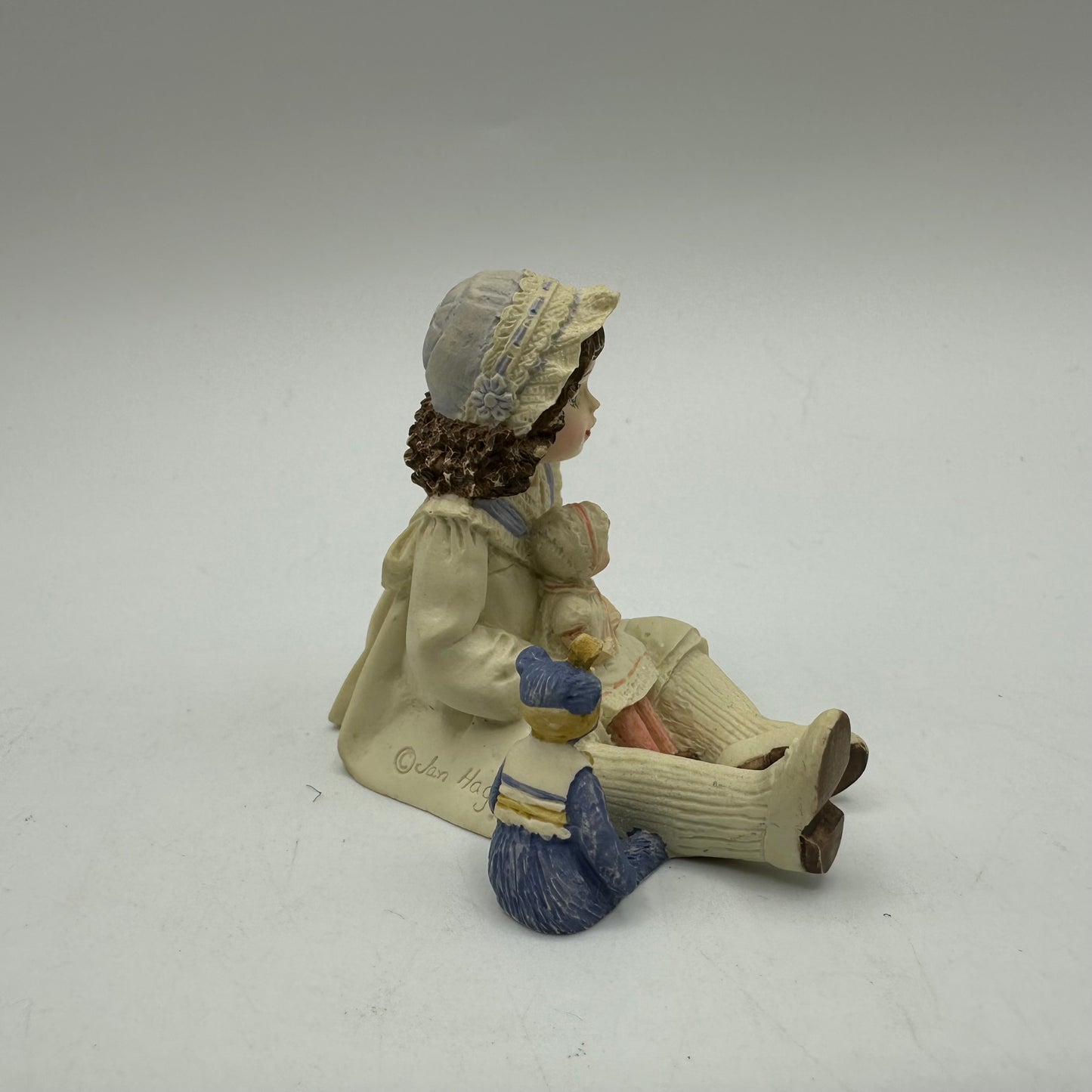 Jan Hagara Mini Figurine "Renny" #M11375