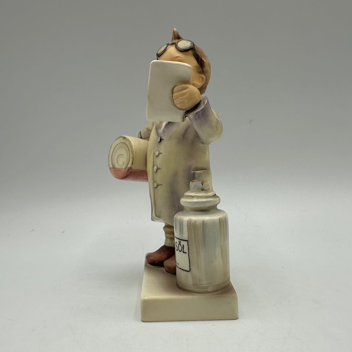 Goebel Hummel Figurine "Little Pharmacist"  TMK-4