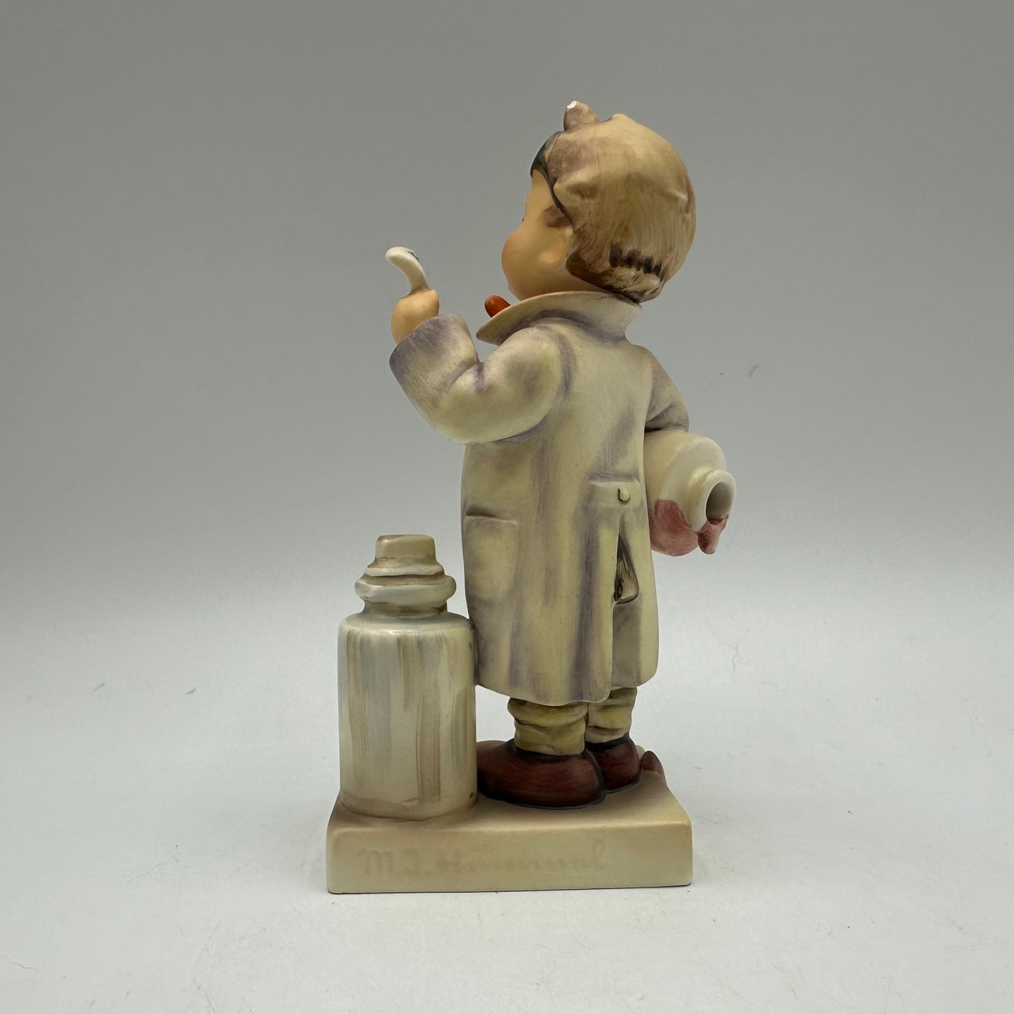 Goebel Hummel Figurine "Little Pharmacist"  TMK-4