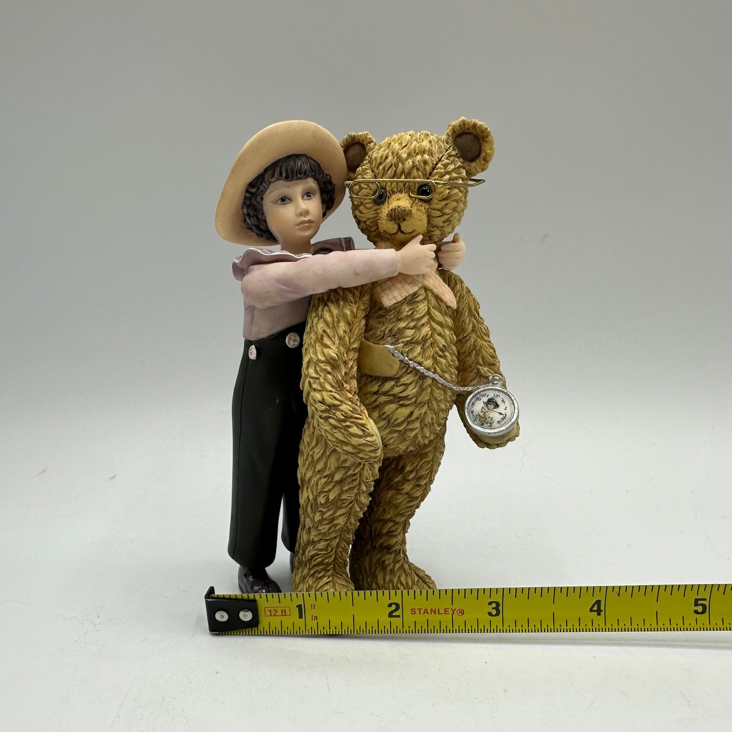 Jan Hagara Figurine "Daniel & Friend" CMB199