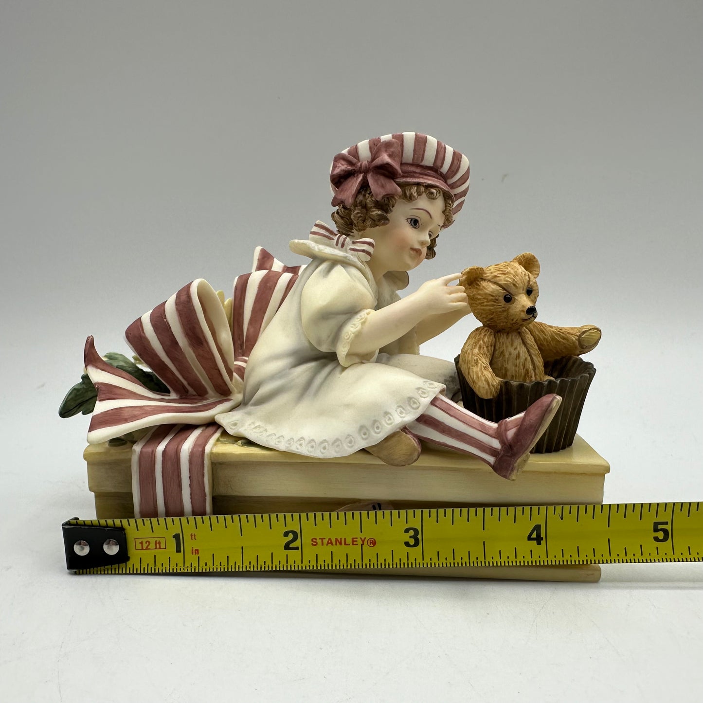 Jan Hagara Figurine "Peppermint" Make Believe Series