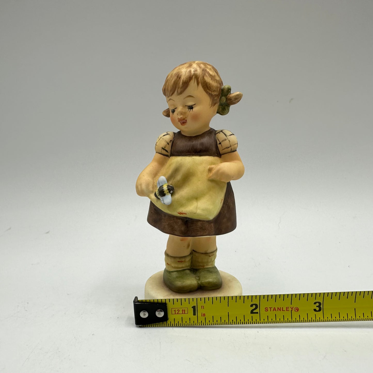 Goebel Hummel Figurine "Bee My Friend" 2015 Exclusive Edition